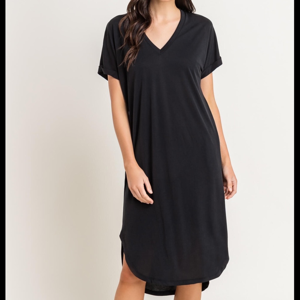 Black Short Sleeve V Neck Dress